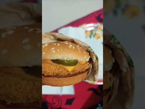 for berger lovers ❤️ #burgerlovers #macdonald #cheesecorn #cheeseburger #burger #vlog #short #foodie