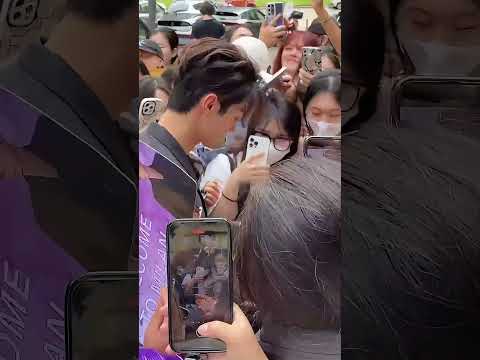 [Fancam-01] Finally! Xu Kai meet & greet with overseas Alaso in Milan! So happy for them!