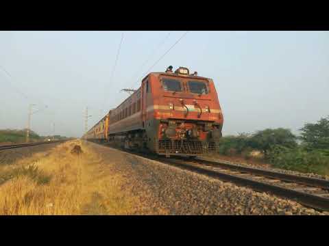 12833-Howrah Express With Old Wap-4 Slow Horning Me.