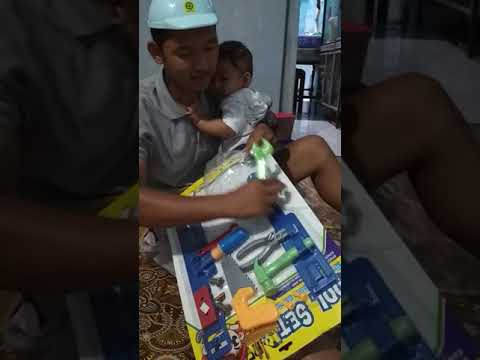 Unboxing Mainan Pak Tukang