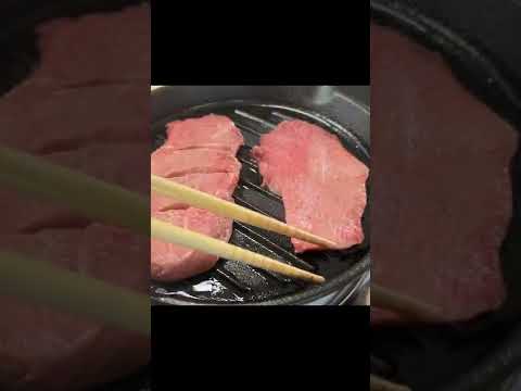 牛のベロベーロベロ｜Beef licking｜Bò liếm｜Сиыр етінжалау｜เลียเนื้อ｜Menjilati dagingsapilambendocarne｜ליקוק בקר｜