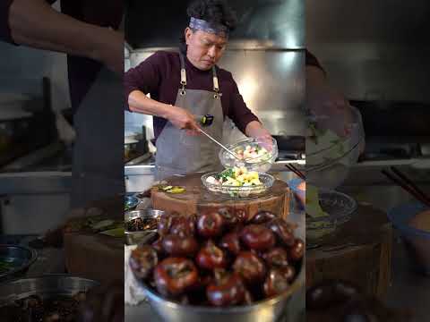 妳們知道地下有什麽嗎，是可以吃的#food #美味 #cookingshorts #delicious #streetfood #shorts