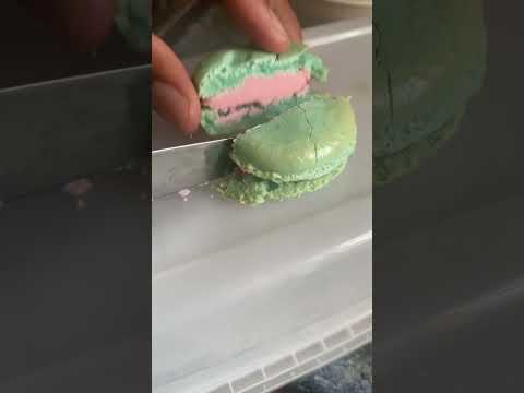 No Air Bubbles Inside A Macaron! #macaron #baking