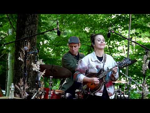 Sierra Hull  "Over the Mountain" 6/15/24 Billsville House Concerts