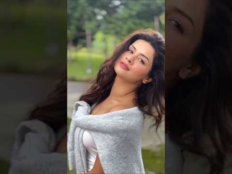 Avneet Kaur For Weather Demand #avneetkaur #kauntujhe  #shortvideo #shorts #youtubeshorts