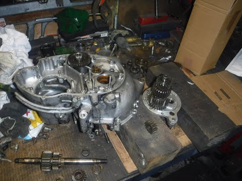 BSA A65 Spitfire engine overhaul 5 Reassembly begins, selector camplate spring bodge discussed.