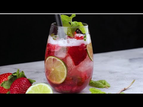 Sparkling Strawberry Mocktail Mojito | Quick & Easy