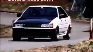 土屋圭市駕駛AE86