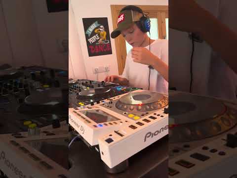 Last training #mashup by #dj ELFIGO before flying to #amsterdamdanceevent #djviral