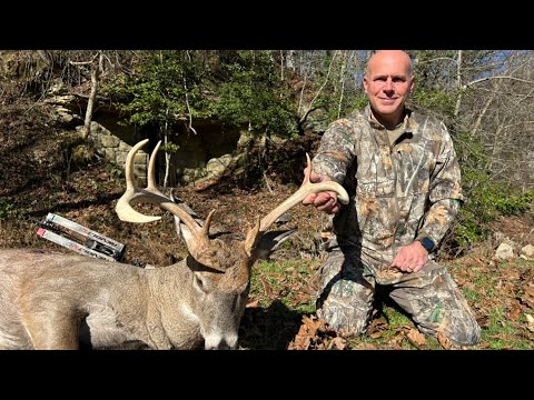 BIG BUCK ATTACKS SMALL BUCK, HUNTER GETS BIG ONE!!!