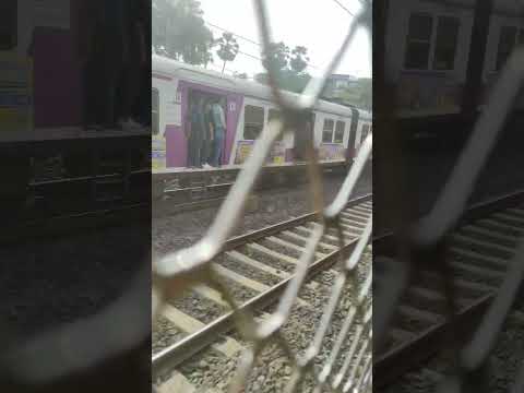 Jalna mujhe aata hai #love#localtrain #mumbai #trending #viralvideo #shorts #viralshorts #lovestatus