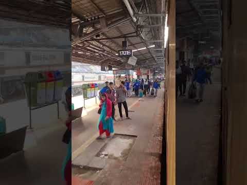 Visakhapatnam Junction 17016/Visakha Express Arriving