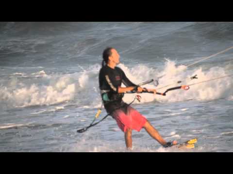 Kitesurfing in Muine beach / Vietnam /Kite surf Mui Ne beach