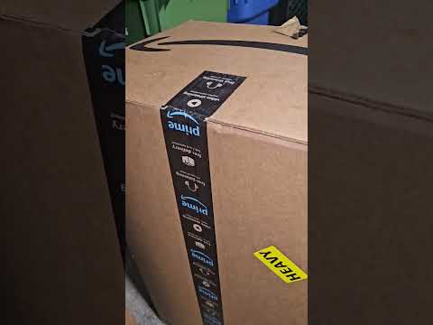 Is Amazon Using Oversized Boxes Again?