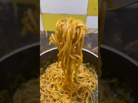 Easiest Maggi Recipe | 2 Minute Me Banaye Tasty Maggi | Maggi Noodles #easyrecipe #shorts