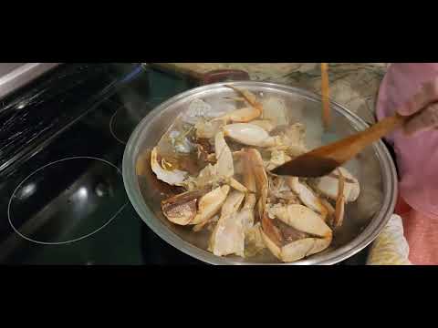 薑蔥炒蟹 Stir Fried Crab with Ginger and Scallions