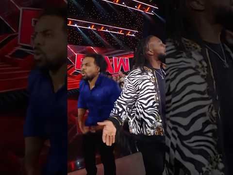 The New Day get get booed out of the ring?! 😱 #WWE #WWERaw