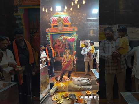 Rakesh Bonam Sigam in Old City Mekala Banda Nalla Pochamma Temple #shorts #temple #rakeshanna