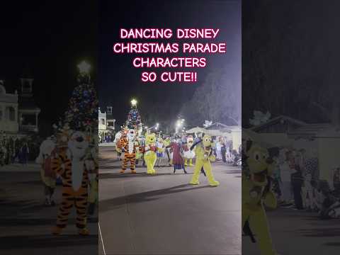 THESE DANCING DISNEY CHRISTMAS PARADE CHARACTERS ARE SO CUTE! #shorts