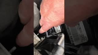 Audi Q5 headlight DRL module replacement