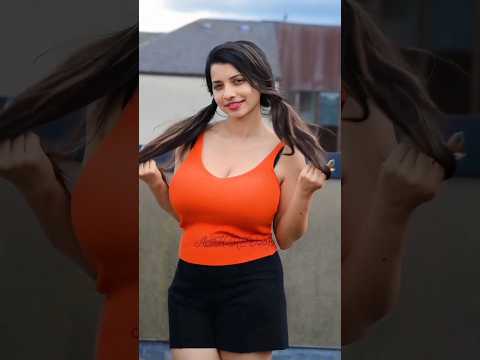 😉😉 #shortvideo #ashvika #shorts #aajkiraatsong #model #fashiontrends #hotlook