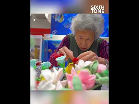 Granddaughter Organizes Supermarket Exhibition For Grandmother