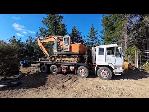 Vintage TD9 Bulldozer in Action: Building a Dirt Loading Ramp for My V8 Dump Truck