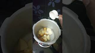 how to boil raw potato in pressure cooker