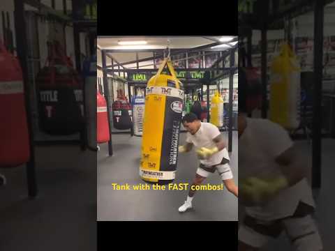 Tank throwing QUICK combos on Heavy Bag! #gervontatankdavis #boxing #boxingtraining