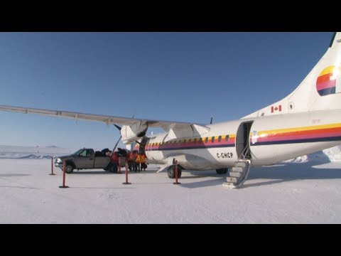 Arrival to Clyde River airport - Sam Ford Fiord 2010 expedition