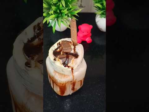 मेरे सब्सक्राइबर्स के डिमांड का मिल्कशेक 😍 #viral #shorts #milkshake #food #chocolate  #@blogqueen👸🏻