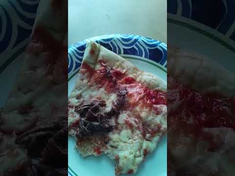 Trying Anchovies on Pizza (For The First Time)