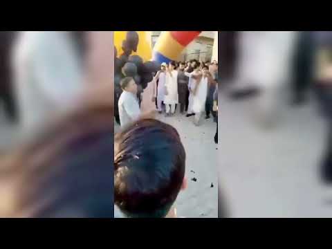 balloon vendor viral video outside Kabir restaurant Peshawar