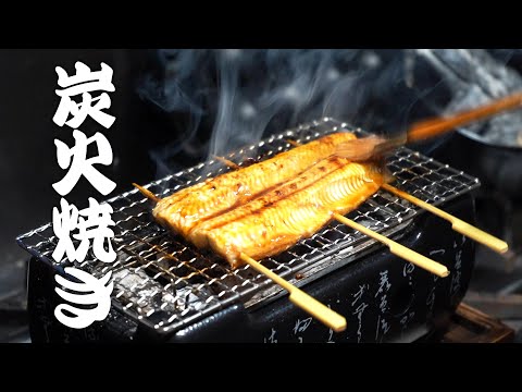 部屋の中で炭火焼をしたら大変なことになります。