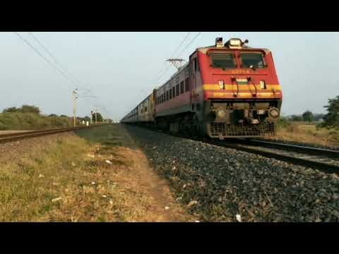 20803-Gandhidham Exp With Wap-4 Vijaywada Slowly Departure