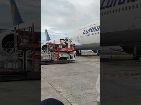 Lufthansa 747  Napalaban naman