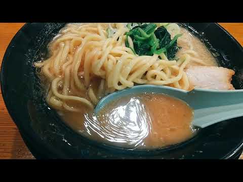 柏崎の家系ラーメン【風神家】濃厚豚骨ラーメン。ライスバーもあります