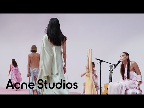 Acne Studios Women’s Spring/Summer 2023 Show