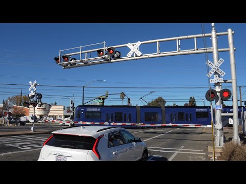 SACRT 417 & 412 Light Rail | Bradshaw Rd. Railroad Crossing - Rancho Cordova CA