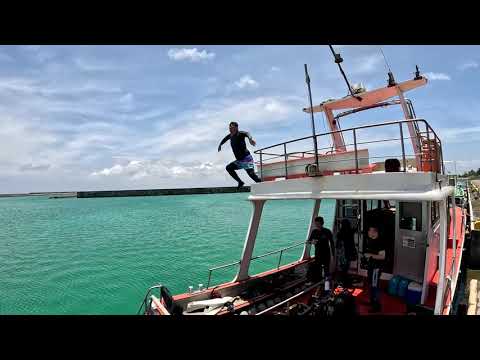 多良間の海では飛び込んじゃうよねぇ！