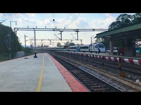 South India’s First Vande Bharat Express Crossing Bangerpet🇮🇳