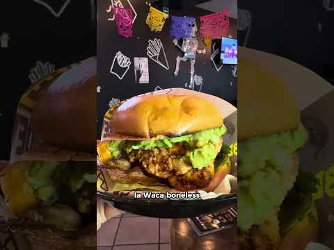 Jalas por unas hamburguesas de pollo y las mejores alitas y boneless? Busher Cocdril's Zacatecas