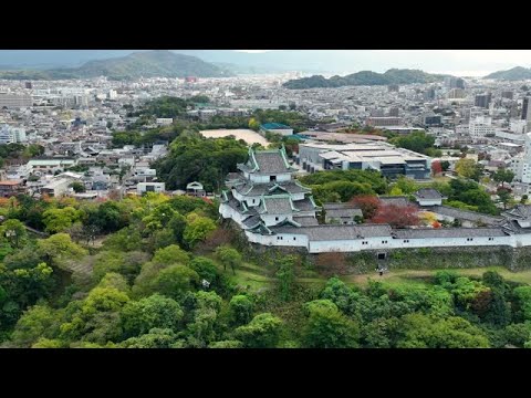 竜王戦対局地にそびえる和歌山城を空撮