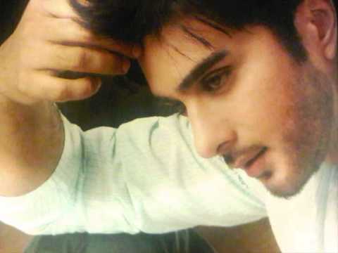 Imran Abbas sings "pyar ye jaane kaisa hai'' on his exclusive MAST FM103 interview