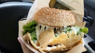 【ちゅらグルメLunchMap】氾濫バーガーチムフガス チーズバーガー 瀬長島ウミカジテラス