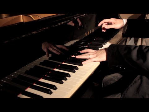 "Is Paris Burning?"- パリは燃えているか - Piano Solo | Leiki Ueda