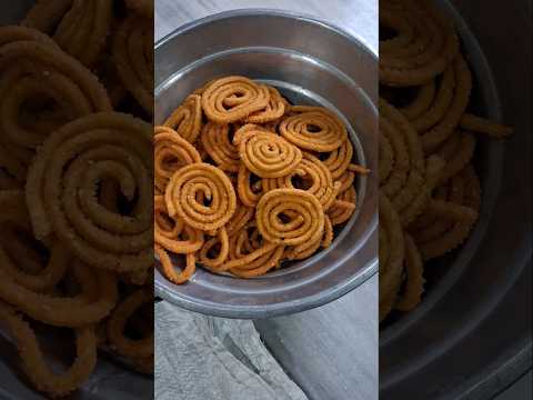 Tasty tasty chakli#youtubeshorts #trending #viralshorts #chakli #murukulu #snacks #subscribe