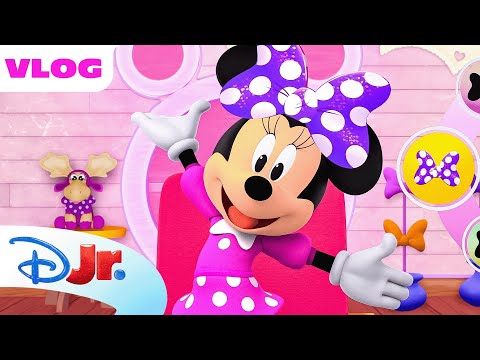 Me & Minnie Mouse Vlog 🎀 | Me & Mickey | @disneyjr