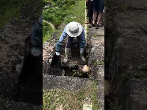 Este hombre abrió la tubería de una cascada 👏