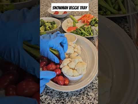 Snowman Veggie tray #food #shorts #shortvideo #freshveggies #healthy #christmas2024 #foodie